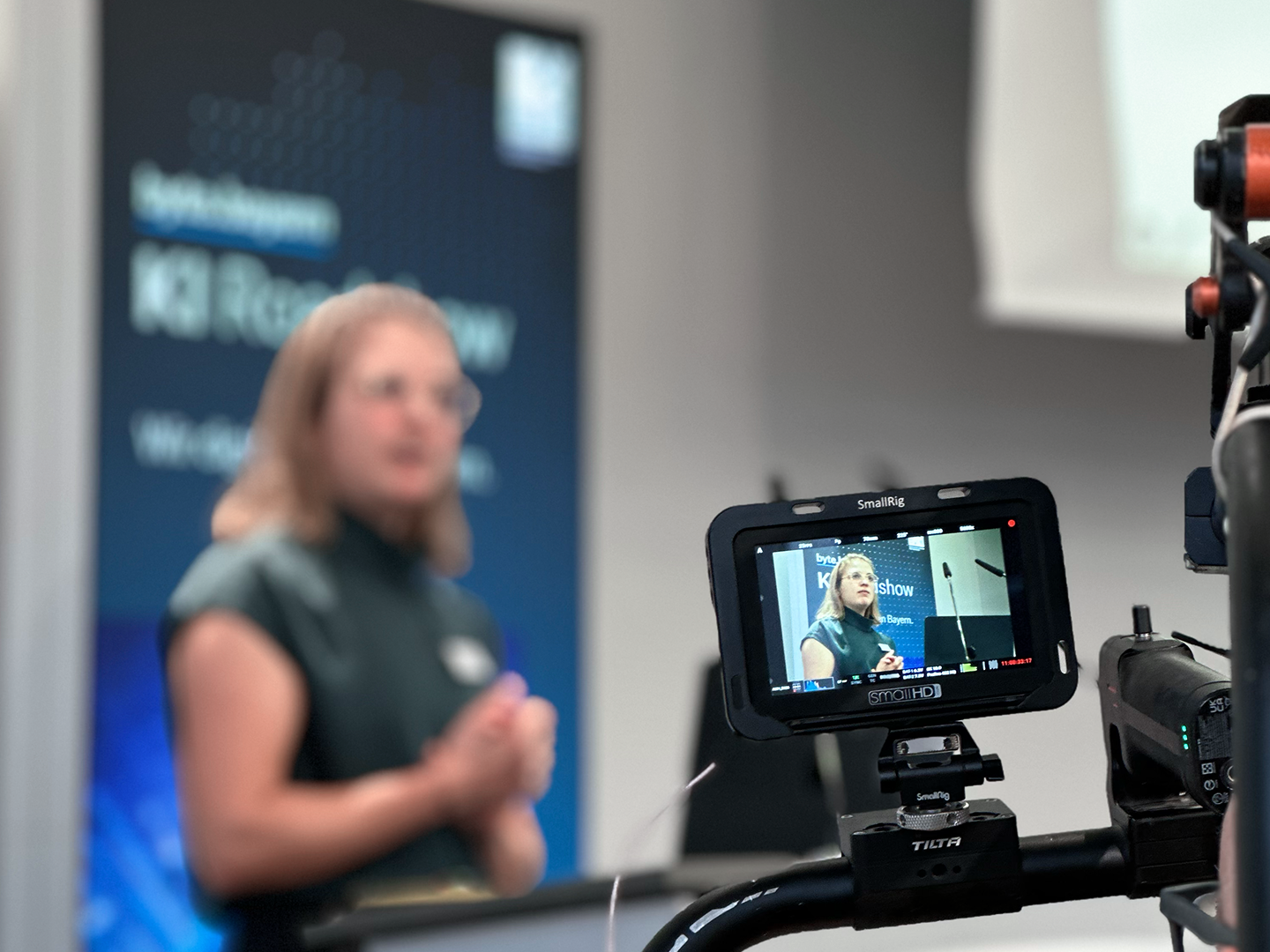 Unsere Kollegin Sophie führt in das Thema KI ein.